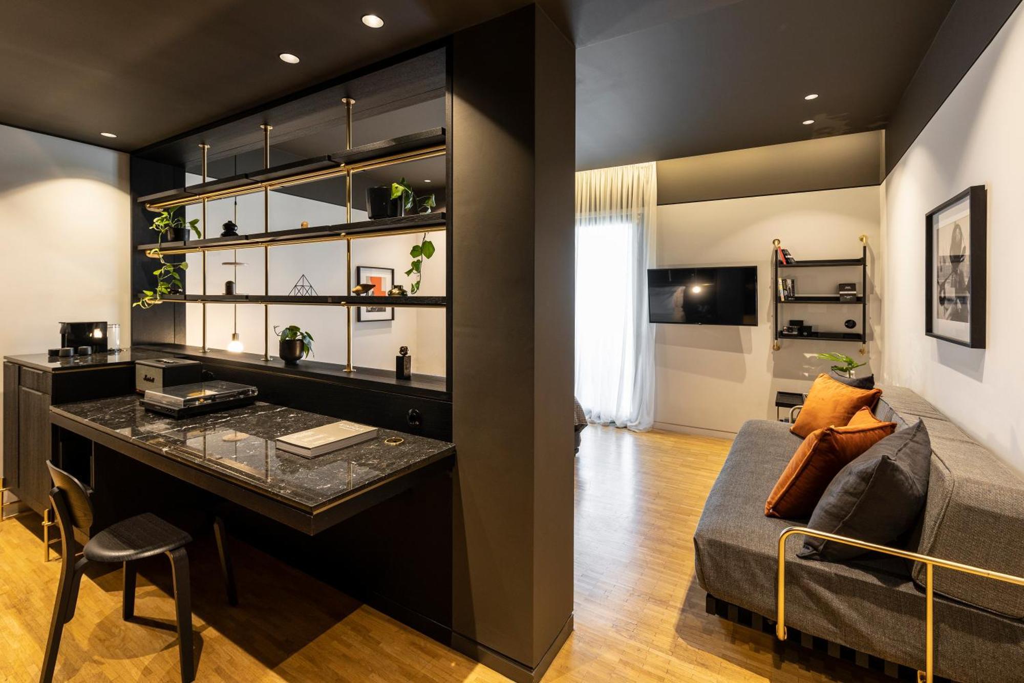 The Modernist 4*