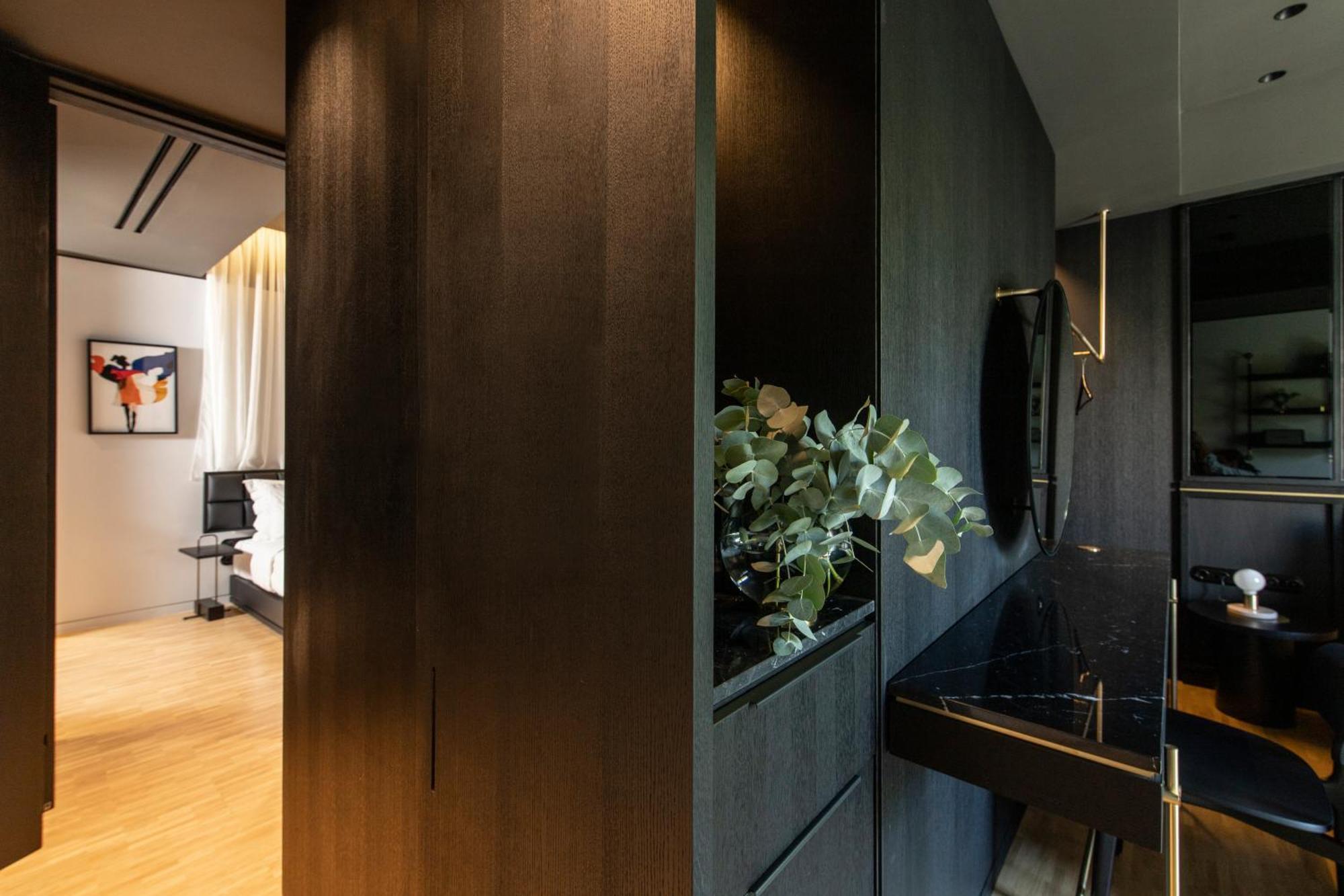 The Modernist 4*