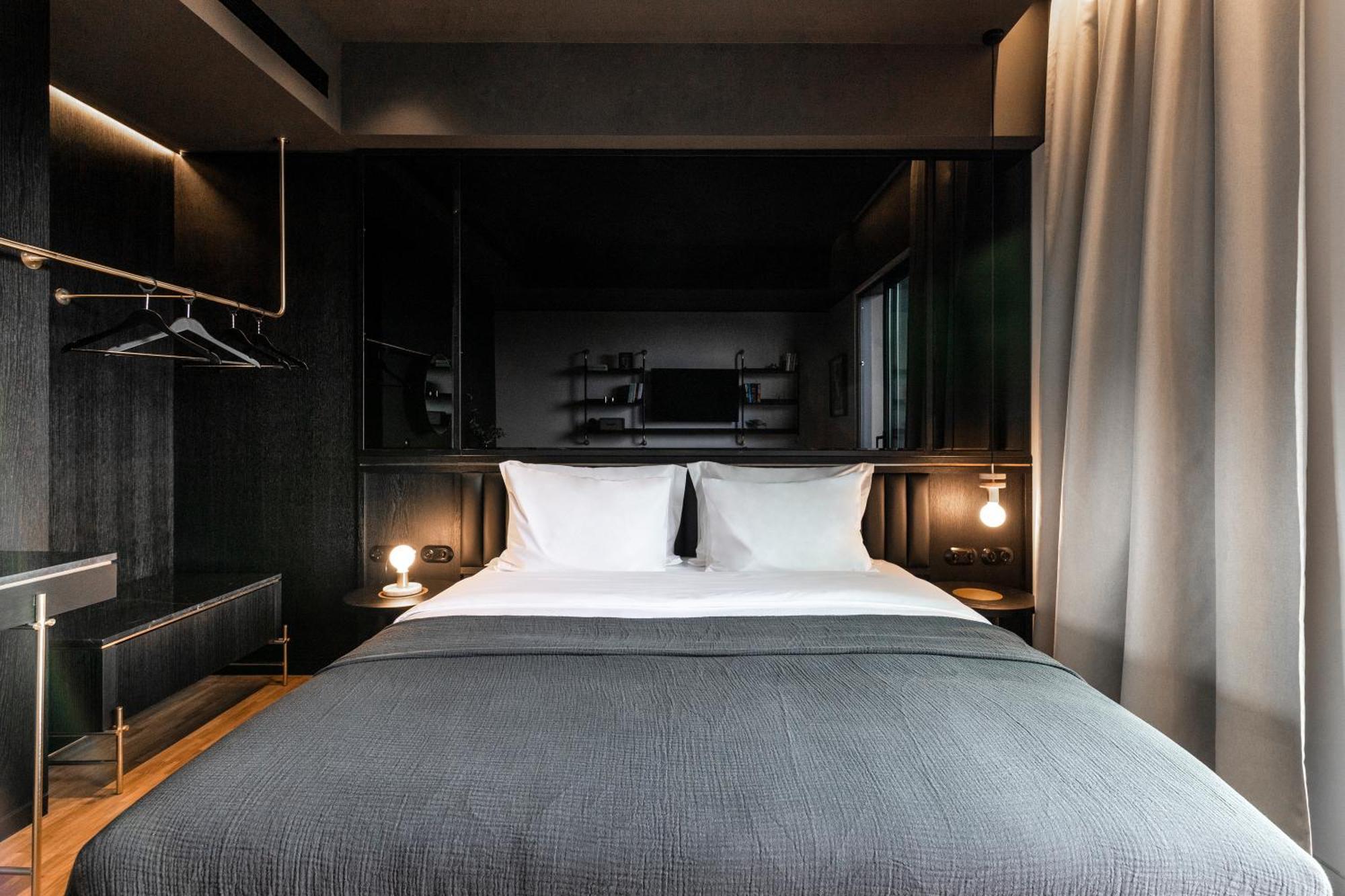 The Modernist 4*